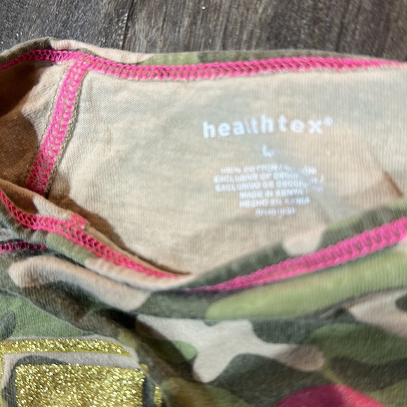 Kids Size 4t Camo Love  long sleeve shirt-great condition - Picture 2 of 3